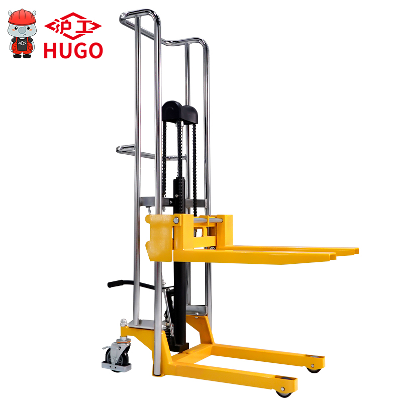 Čo presne je manuálny hydraulický stohovač?